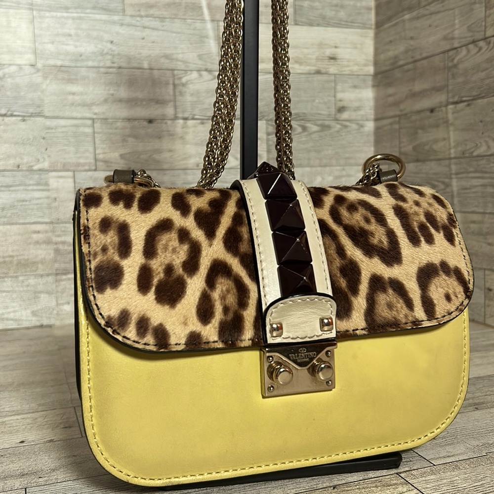 Valentino Garavani Made in Italy crossbody like new